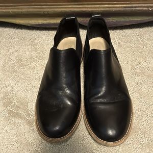 Black Clark’s size 8.5
